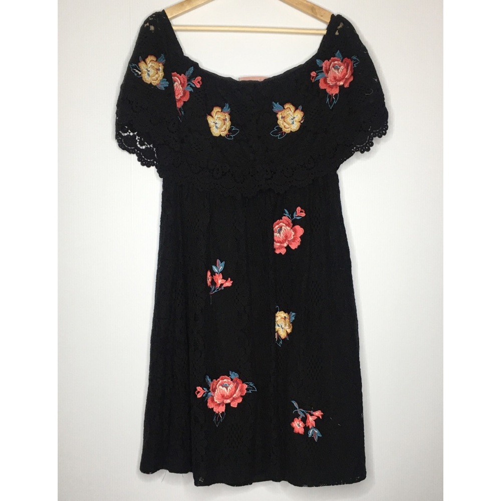 Floral Off-Shoulder Black Dress - Picture 5 of 9